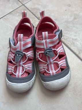 Girls Pink Gray Sport Sandals Closed Toe Water Shoes Size 11